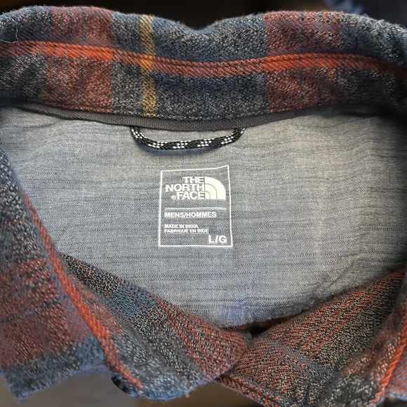 The North Face mid weight flannel shirt. - Picture 3 of 5